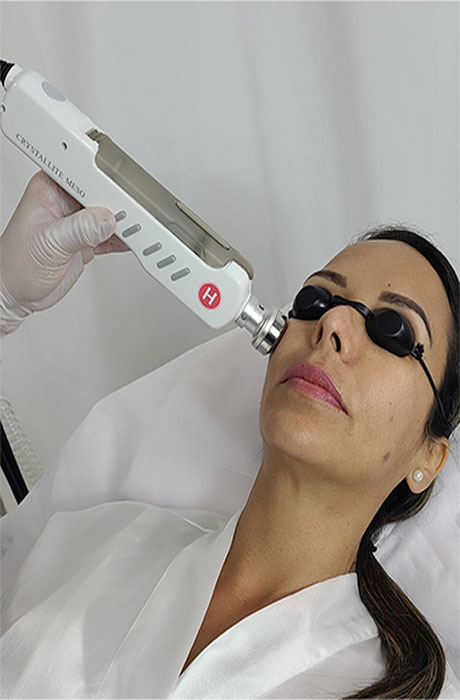 Hydrafacial messotherapy